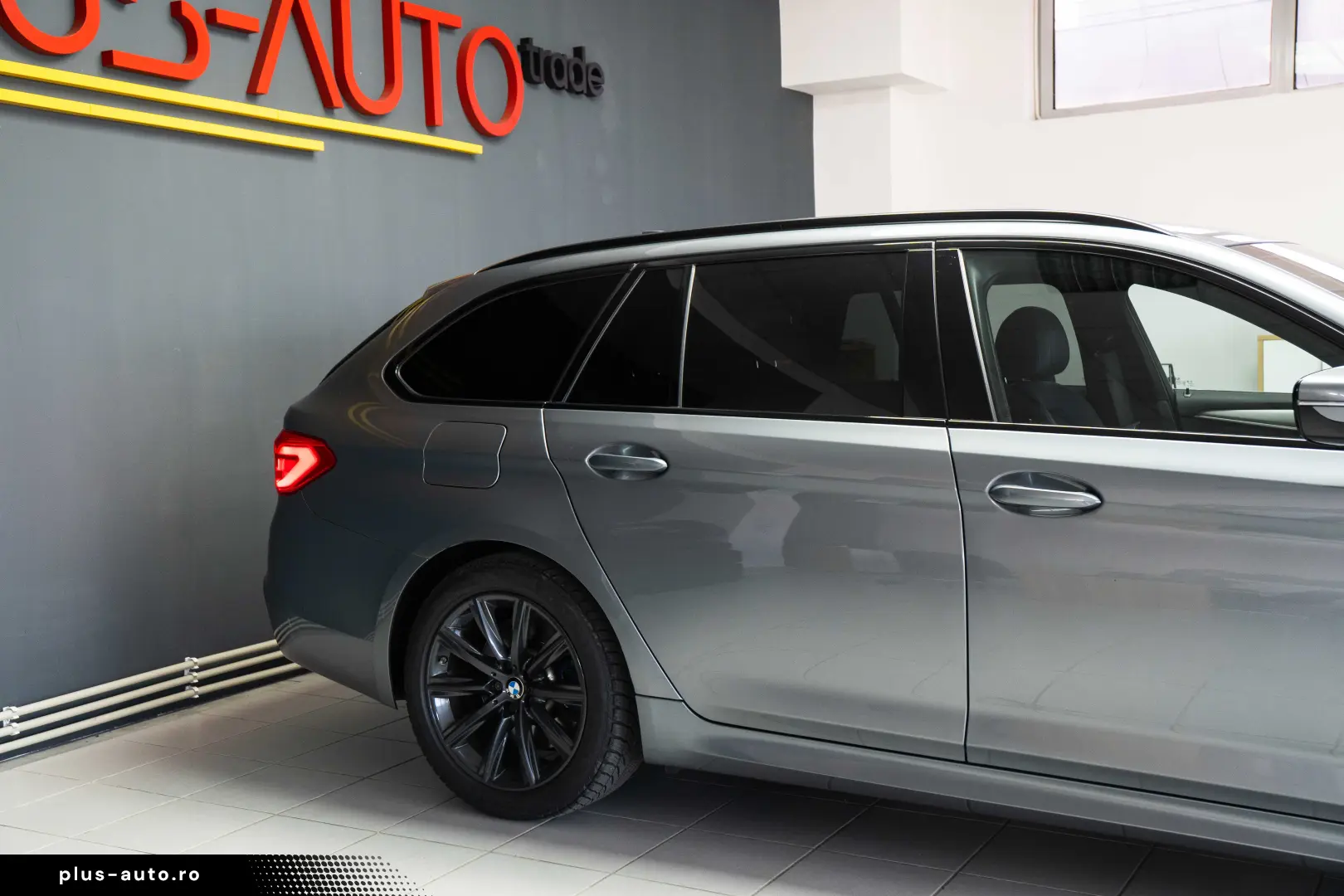 BMW Seria 5 Touring 530d xDrive Aut. M Sport Webasto LED HK