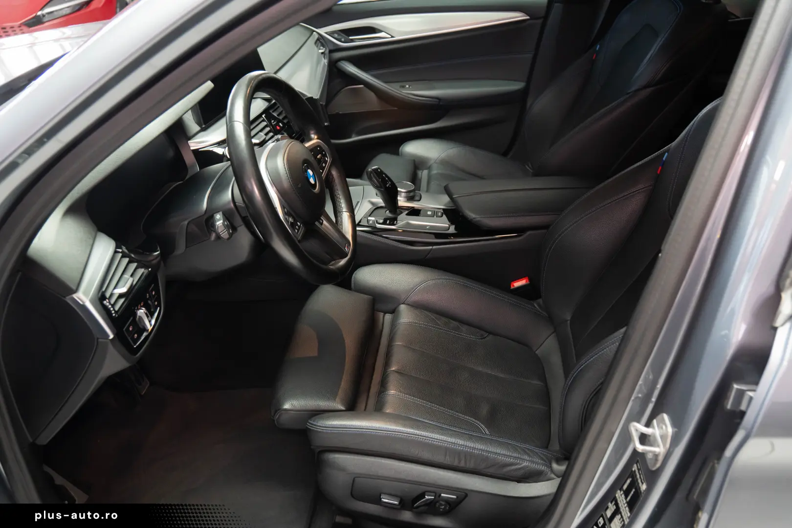 BMW Seria 5 Touring 530d xDrive Aut. M Sport Webasto LED HK