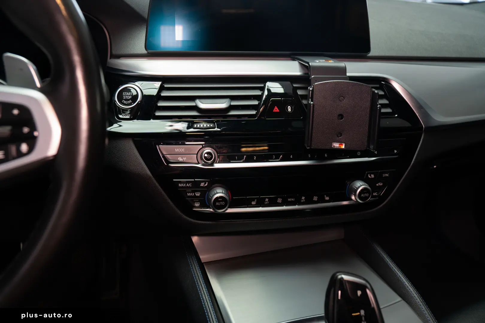 BMW Seria 5 Touring 530d xDrive Aut. M Sport Webasto LED HK