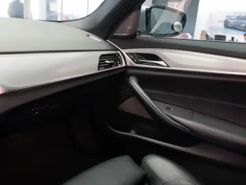 BMW Seria 5 Touring 530d xDrive Aut. M Sport Webasto LED HK