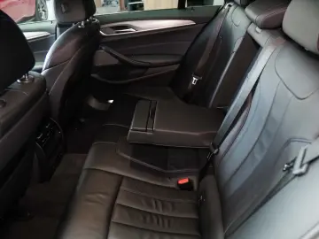 BMW Seria 5 Touring 530d xDrive Aut. M Sport Webasto LED HK