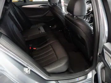 BMW Seria 5 Touring 530d xDrive Aut. M Sport Webasto LED HK