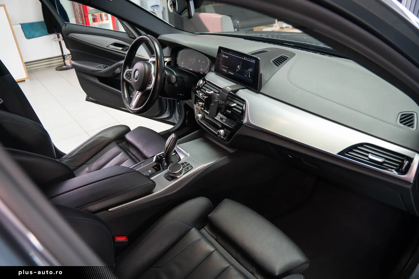 BMW Seria 5 Touring 530d xDrive Aut. M Sport Webasto LED HK