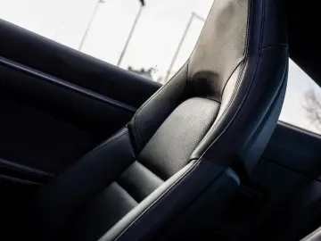 PORSCHE 992 Carrera 4 Coupé   Sunroof   Erst Hand