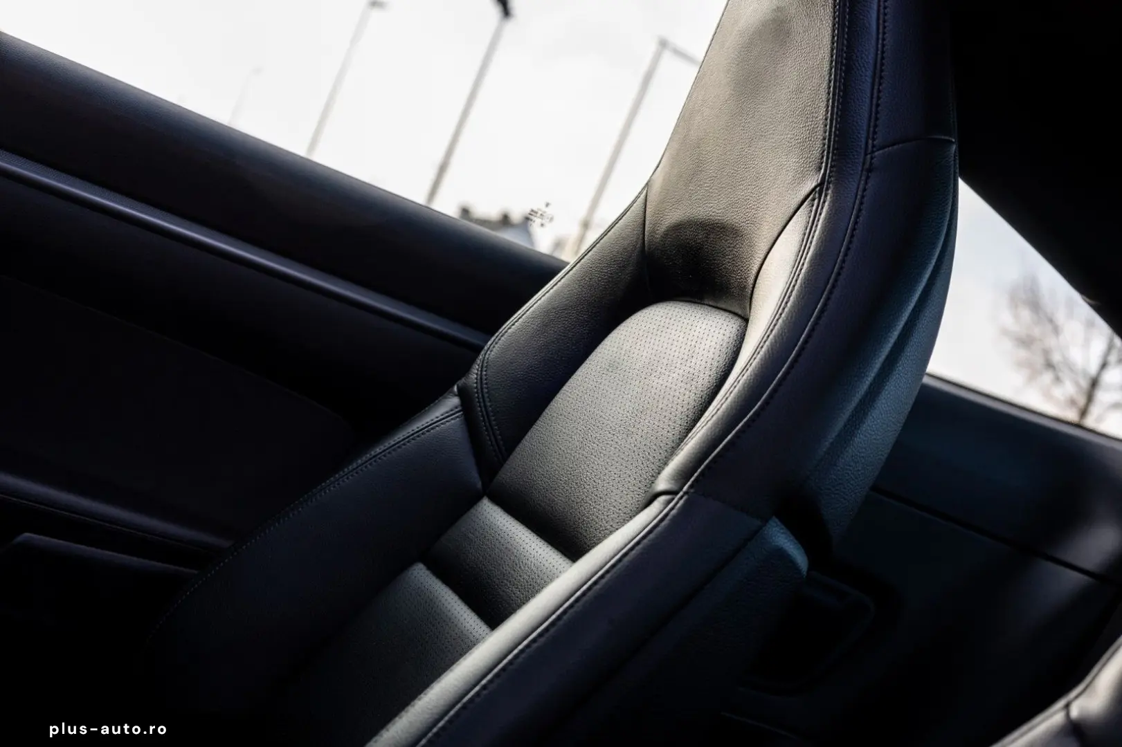 PORSCHE 992 Carrera 4 Coupé   Sunroof   Erst Hand