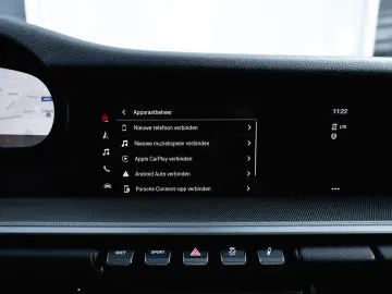 PORSCHE 992 Carrera 4 Coupé   Sunroof   Erst Hand