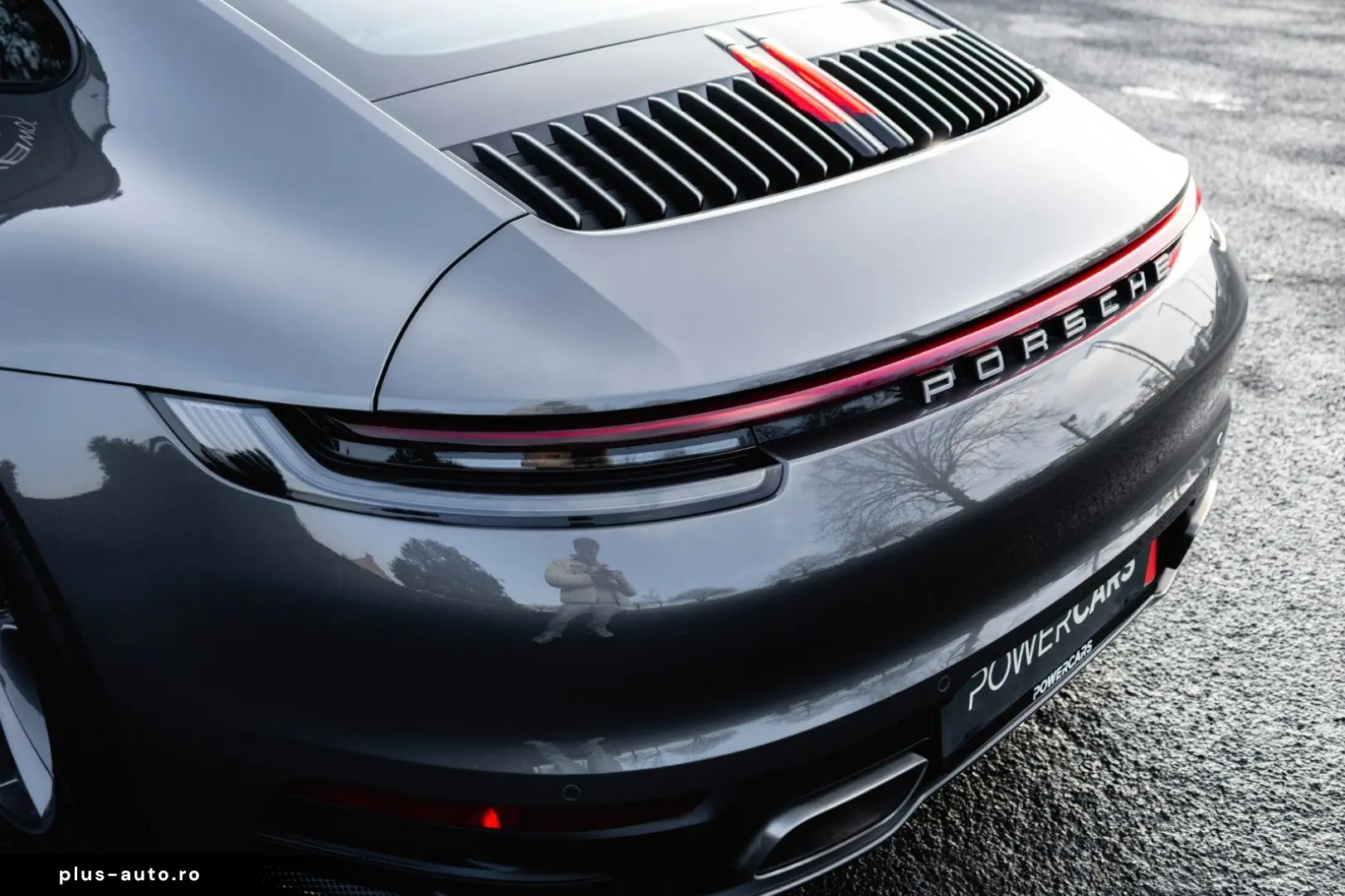 PORSCHE 992 Carrera 4 Coupé   Sunroof   Erst Hand