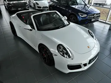 PORSCHE 991.2 Carrera 4 GTS Cabrio Hinterachslenkung LED