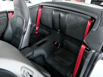 PORSCHE 991.2 Carrera 4 GTS Cabrio Hinterachslenkung LED