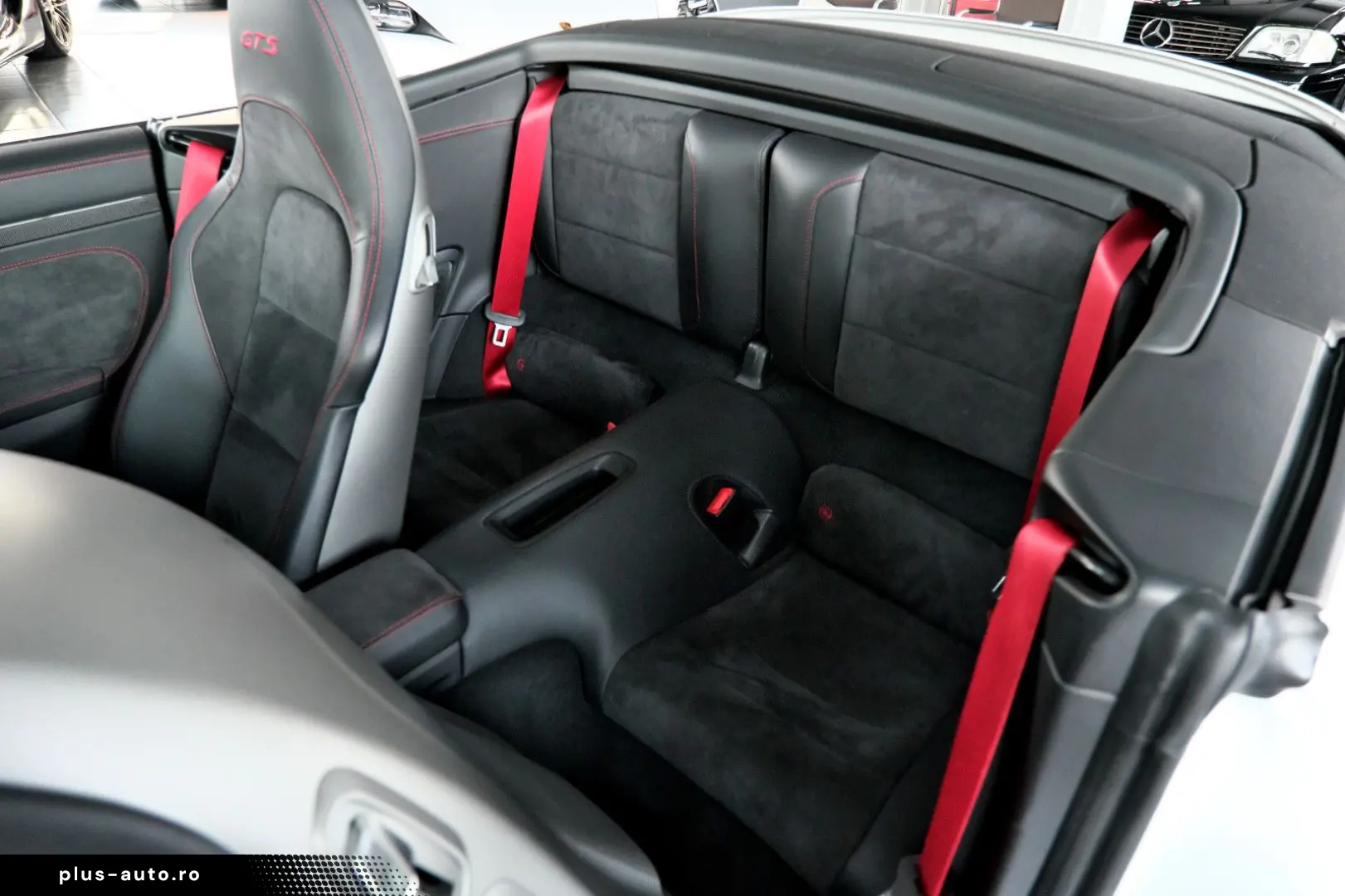 PORSCHE 991.2 Carrera 4 GTS Cabrio Hinterachslenkung LED