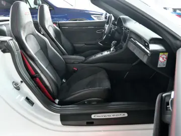 PORSCHE 991.2 Carrera 4 GTS Cabrio Hinterachslenkung LED