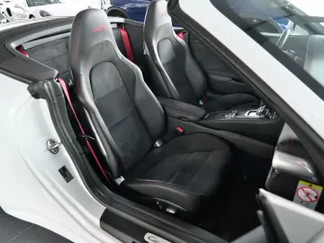 PORSCHE 991.2 Carrera 4 GTS Cabrio Hinterachslenkung LED