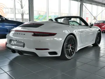 PORSCHE 991.2 Carrera 4 GTS Cabrio Hinterachslenkung LED