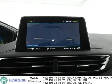 PEUGEOT 3008 Hybrid 225-e Allure Pano Aut. LED-Xenon Na