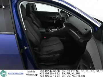 PEUGEOT 3008 Hybrid 225-e Allure Pano Aut. LED-Xenon Na