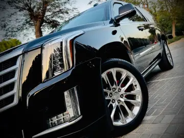 CADILLAC ESV CLEAN CARFAX HEAD UP DVD 7 SITZER GARANTIE