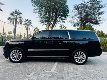 CADILLAC ESV CLEAN CARFAX HEAD UP DVD 7 SITZER GARANTIE