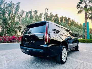 CADILLAC ESV CLEAN CARFAX HEAD UP DVD 7 SITZER GARANTIE