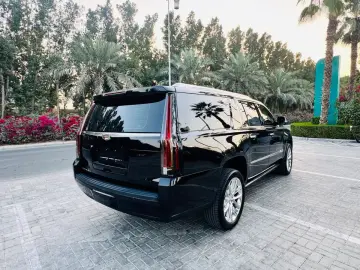 CADILLAC ESV CLEAN CARFAX HEAD UP DVD 7 SITZER GARANTIE