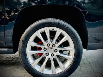 CADILLAC ESV CLEAN CARFAX HEAD UP DVD 7 SITZER GARANTIE