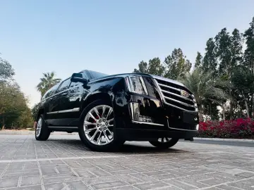 CADILLAC ESV CLEAN CARFAX HEAD UP DVD 7 SITZER GARANTIE