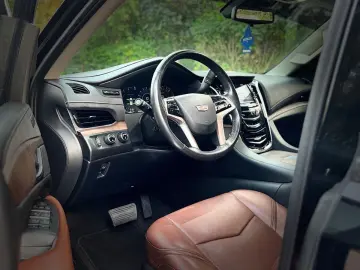 CADILLAC ESV CLEAN CARFAX HEAD UP DVD 7 SITZER GARANTIE