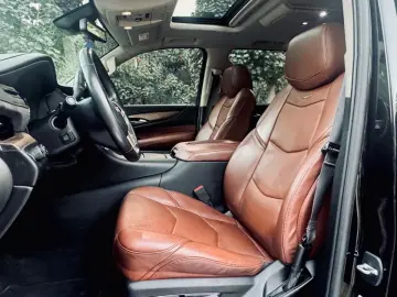 CADILLAC ESV CLEAN CARFAX HEAD UP DVD 7 SITZER GARANTIE