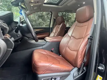 CADILLAC ESV CLEAN CARFAX HEAD UP DVD 7 SITZER GARANTIE