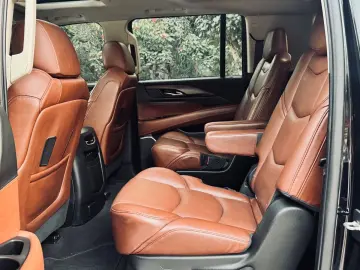 CADILLAC ESV CLEAN CARFAX HEAD UP DVD 7 SITZER GARANTIE