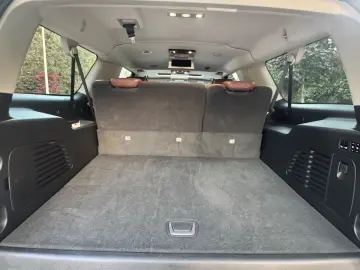 CADILLAC ESV CLEAN CARFAX HEAD UP DVD 7 SITZER GARANTIE