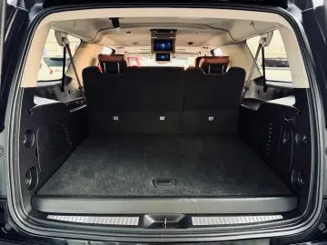 CADILLAC ESV CLEAN CARFAX HEAD UP DVD 7 SITZER GARANTIE