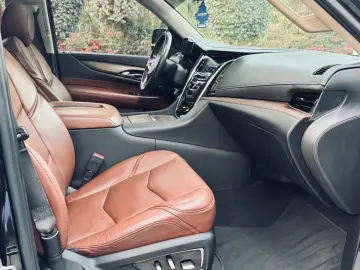 CADILLAC ESV CLEAN CARFAX HEAD UP DVD 7 SITZER GARANTIE