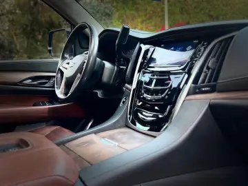 CADILLAC ESV CLEAN CARFAX HEAD UP DVD 7 SITZER GARANTIE