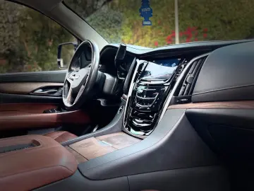 CADILLAC ESV CLEAN CARFAX HEAD UP DVD 7 SITZER GARANTIE