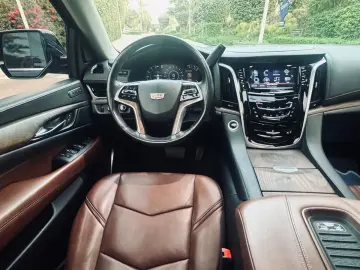 CADILLAC ESV CLEAN CARFAX HEAD UP DVD 7 SITZER GARANTIE