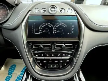 ASTON MARTIN DBX 4.0 V8