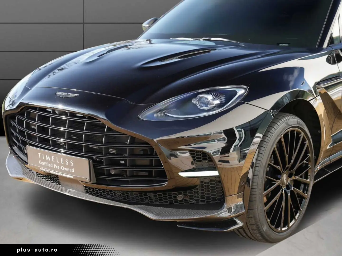 ASTON MARTIN DBX 707