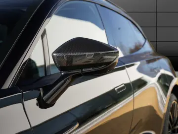 ASTON MARTIN DBX 707