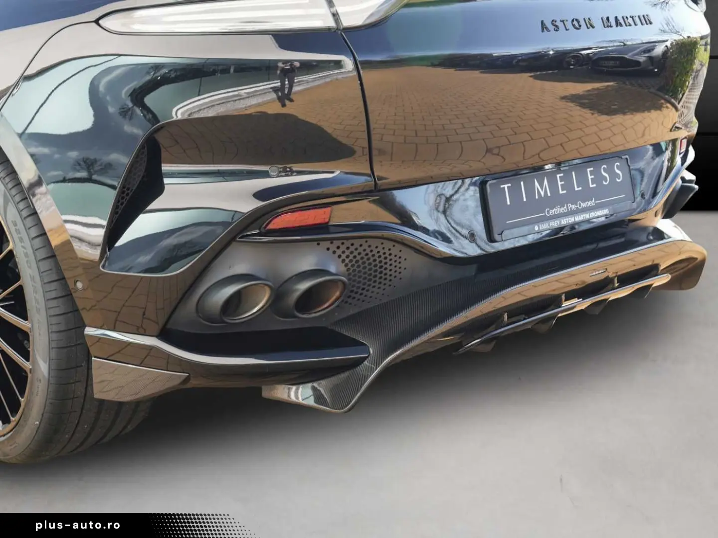 ASTON MARTIN DBX 707