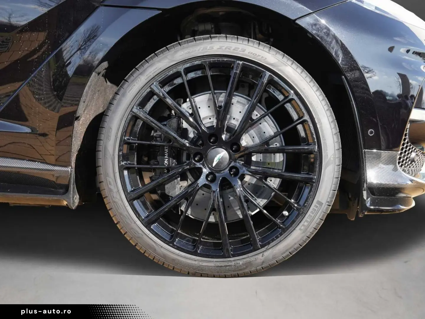 ASTON MARTIN DBX 707