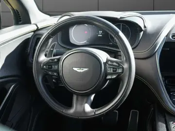 ASTON MARTIN DBX 707