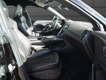 ASTON MARTIN DBX 707