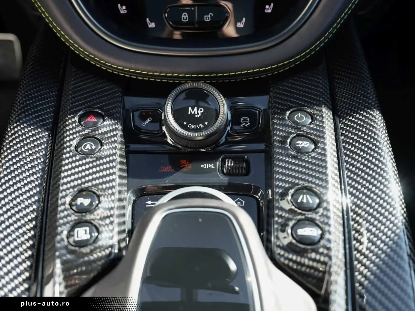 ASTON MARTIN DBX 707