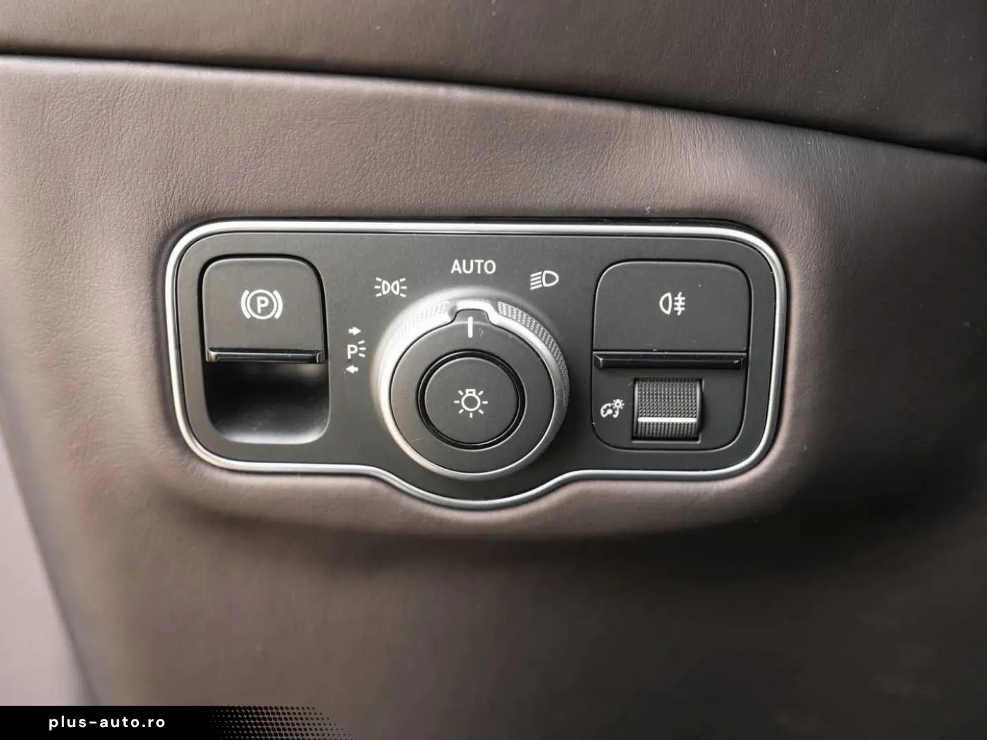 ASTON MARTIN DBX 707