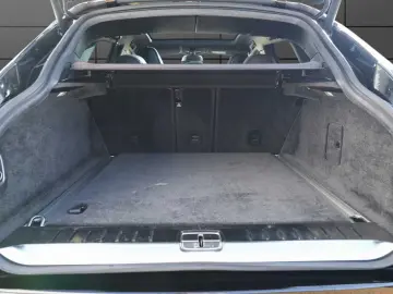 ASTON MARTIN DBX 707