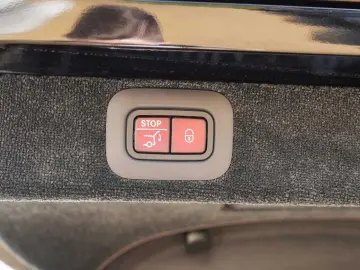 ASTON MARTIN DBX 707