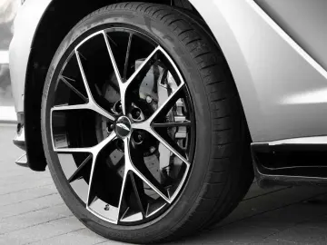 ASTON MARTIN DBX 707 V8 4x4