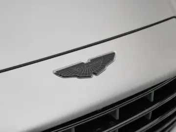 ASTON MARTIN DBX 707 V8 4x4