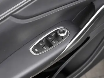 ASTON MARTIN DBX 707 V8 4x4