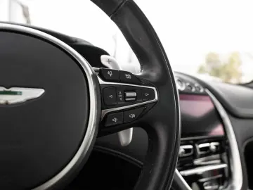 ASTON MARTIN DBX 707 V8 4x4